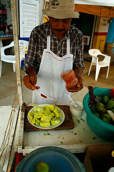Jalisco mangos with salt, lime and chili