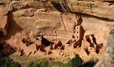 The history of the Anasazi people that built cliff houses is fascinating. They shifted from nomadic gatherers to agriculture relatively recently.